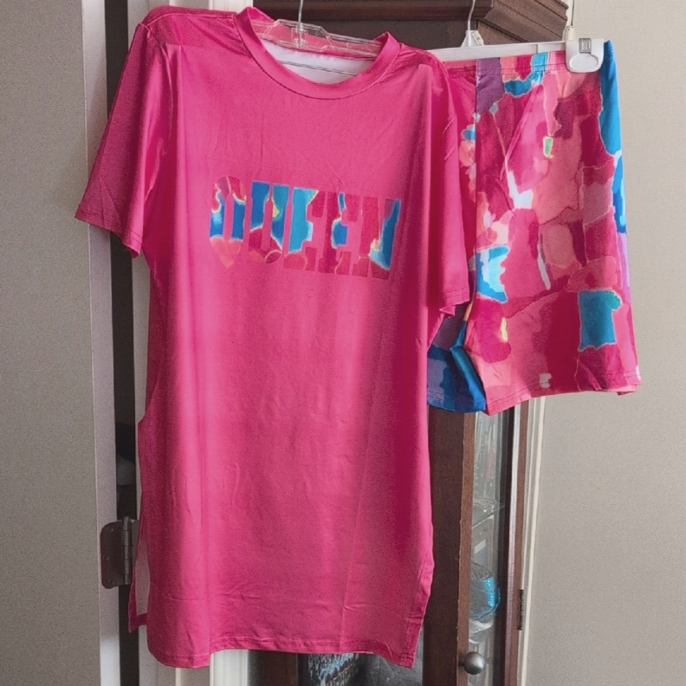 Pink Graphic Queen Shirt & Short Set NWT